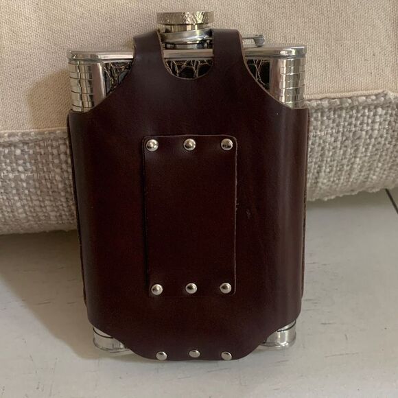 The EAGLES Leather Wrapped Flask - Picture 4 of 7